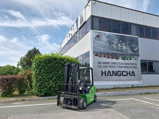 Empilhador de contrapeso 4 rodas Hangcha XC35i