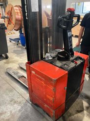 Stacker com condutor a pé Euroloc 42 - 3