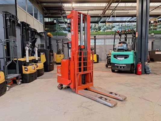 Stacker com condutor a pé BT LSF 1250 EE - 1