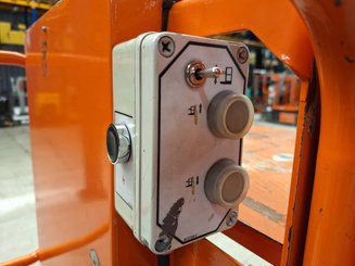 Plataforma com mastro vertical JLG TOUCAN DUO