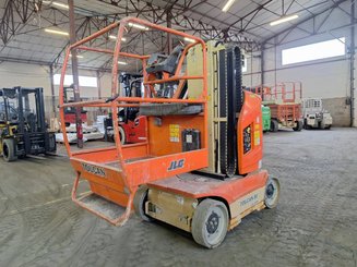 Plataforma com mastro vertical JLG TOUCAN 8E