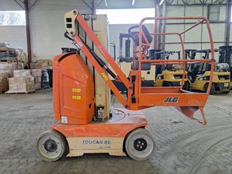 Plataforma com mastro vertical JLG TOUCAN 8E