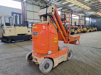 Plataforma com mastro vertical JLG TOUCAN 8E