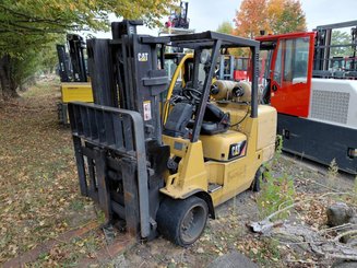 Empilhador de contrapeso 4 rodas Caterpillar GC55K - 1