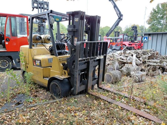 Empilhador de contrapeso 4 rodas Caterpillar GC55K - 1