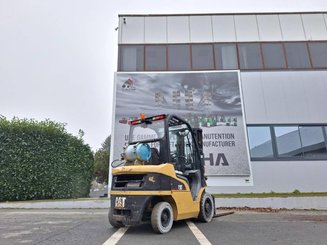 Empilhador de contrapeso 4 rodas Caterpillar GP25N