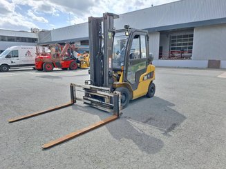 Empilhador de contrapeso 4 rodas Caterpillar GP25NTD