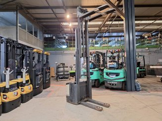 Stacker com condutor a pé Crown WE2300-16
