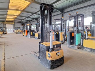Stacker com condutor a pé Caterpillar NSP16N2 - 1
