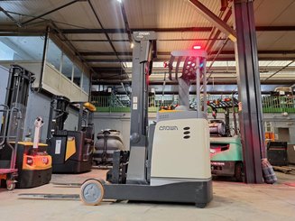 Empilhador retráctil Crown ESR5260-2,0 - 5