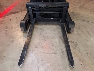 Empilhador retráctil Crown ESR5260-2,0