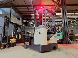 Empilhador retráctil Crown ESR5260-2,0 - 1