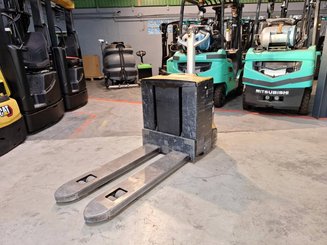 Porta-paletes eléctrico com condutor a pé Caterpillar NPP20N2E
