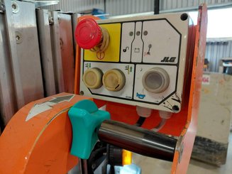 Plataforma com mastro vertical JLG TOUCAN DUO