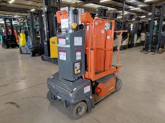 Plataforma com mastro vertical JLG TOUCAN DUO