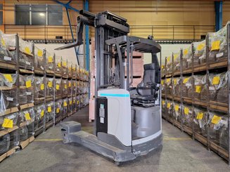 Empilhadores Retrácteis Multidirecionais UniCarriers 250DTFVRE635UFW