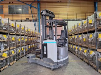 Empilhadores Retrácteis Multidirecionais UniCarriers 250DTFVRE635UFW