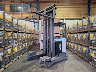 Empilhadores Retrácteis Multidirecionais UniCarriers 250DTFVRE635UFW