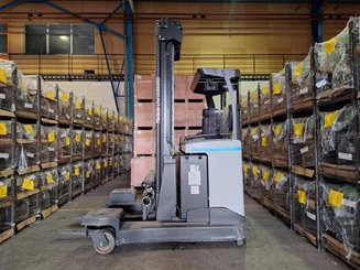 Empilhadores Retrácteis Multidirecionais UniCarriers 250DTFVRE635UFW