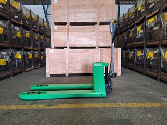 Porta-paletes eléctrico Hangcha CBD15-WS