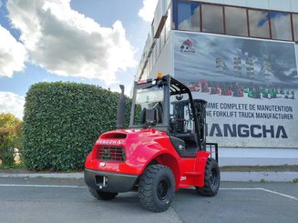 Carreta elevadora todo terreno Hangcha TT25-2 (CPCD25-X2W98E-RT2)