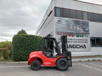 Carreta elevadora todo terreno Hangcha TT35-2 (CPCD35-X2W98E-RT2)