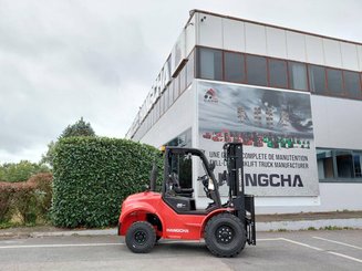 Carreta elevadora todo terreno Hangcha TT35-2 (CPCD35-X2W98E-RT2)