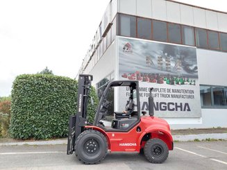 Carreta elevadora todo terreno Hangcha TT35-2 (CPCD35-X2W98E-RT2)