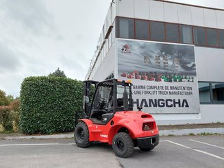 Carreta elevadora todo terreno Hangcha TT35-2 (CPCD35-X2W98E-RT2)