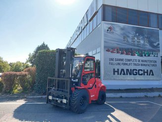 Carreta elevadora todo terreno Hangcha TT35-2 (CPCD35-X2W98E-RT2)