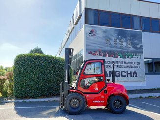 Carreta elevadora todo terreno Hangcha TT35-4 ( CPCD35-XW33C-RT4 )