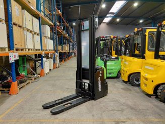 Stacker com condutor a pé Hangcha CDD12-XT1-SI