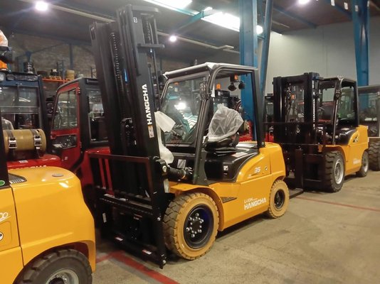 Empilhador de contrapeso 4 rodas Hangcha XE35i (CPD35-XEY2HA-SI) - 1