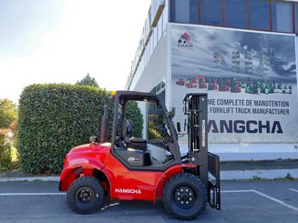 Carreta elevadora todo terreno Hangcha TT25-2 (CPCD25-X2W98E-RT2)