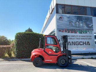 Carreta elevadora todo terreno Hangcha TT25-2 (CPCD25-X2W98E-RT2)