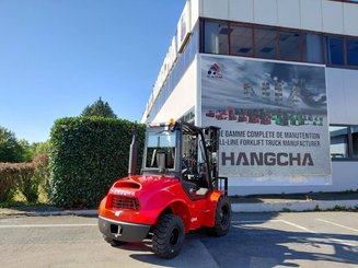 Carreta elevadora todo terreno Hangcha TT30-2 (CPCD30-X2W98E-RT2)