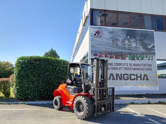 Carreta elevadora todo terreno Hangcha TT30-2 (CPCD30-X2W98E-RT2) - 1