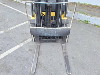 Empilhador de contrapeso 4 rodas Yale GDP20VX