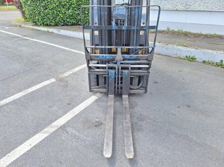 Empilhador de contrapeso 4 rodas Yale GDP25VX