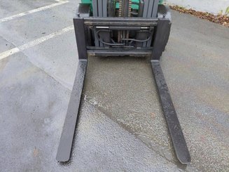 Empilhador de contrapeso 4 rodas Mitsubishi FG25N