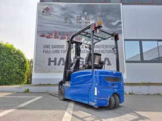 Empilhador de contrapeso 3 rodas Hyster  J16XNTLWB