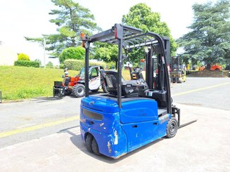 Empilhador de contrapeso 3 rodas Hyster  J16XNTLWB