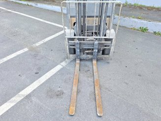 Empilhador de contrapeso 4 rodas Yale GDP18VX - 8