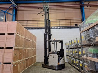 Empilhador retráctil Crown ESR 5260-14 OPT 2