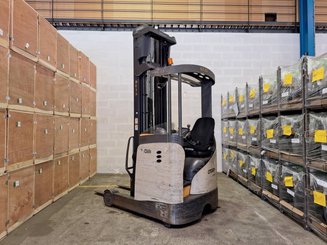 Empilhador retráctil Crown ESR 5260-14 OPT 2