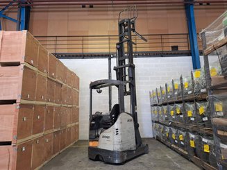 Empilhador retráctil Crown ESR 5260-14 OPT 2