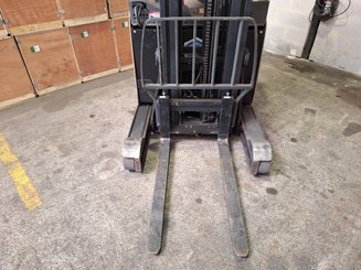 Empilhador retráctil Crown ESR 5260-14 OPT 2