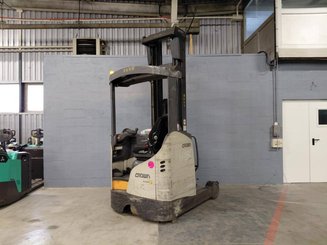 Empilhador retráctil Crown ESR 5260