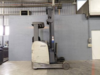 Empilhador retráctil Crown ESR 5260