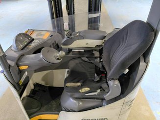 Empilhador retráctil Crown ESR 5260